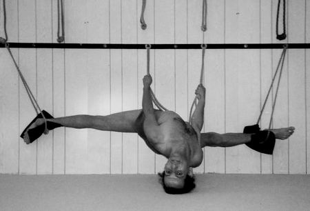 Yoga classes in Nice - Centre Nataraja - Postures - Hanumanasana