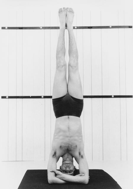 Yoga classes in Nice - Centre Nataraja - Postures - Salambasirsasana