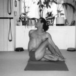 Cours de yoga à Nice - Centre Nataraja - Postures - Paripurna Matsyendrasan